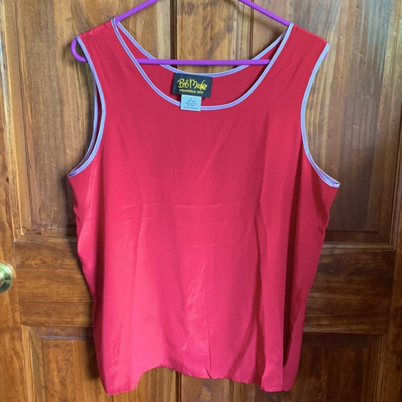 Vintage Bob Mackie Wearable Art
100% Silk Raspberry Sleeveless
Blouse Size L - Picture 1 of 4